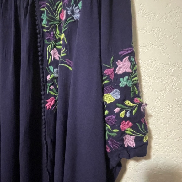 Denim 24/7 Navy embroidered Boho Style Top SZ 24W - Picture 6 of 6